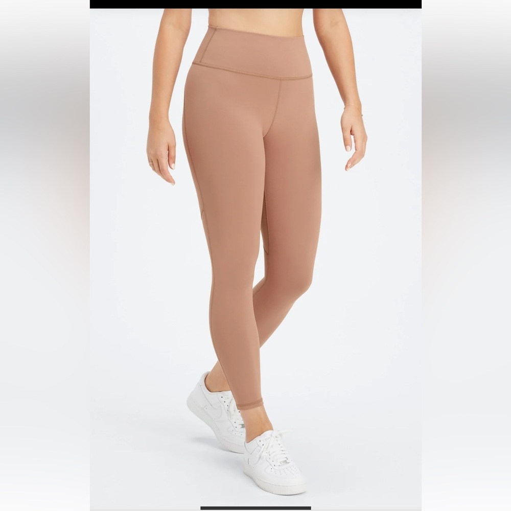Fabletics Define PowerHold® High-Waisted 7/8 Legging Size Medium